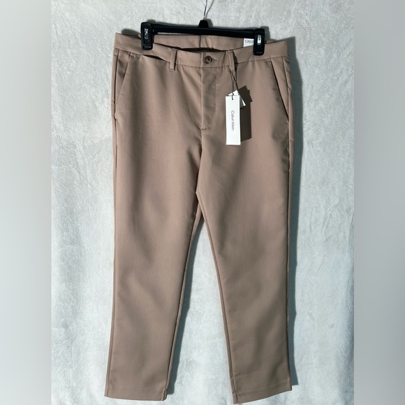 NEW Calvin Klein Men's Modern Stretch Wrinkle Resistant Chino Pants in Slim Fit - Picture 3 of 12
